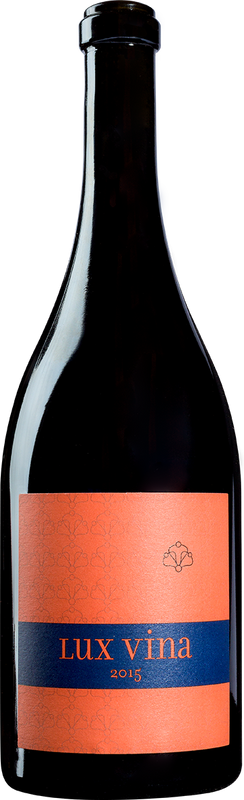 Flasche Pinot Noir Clos de Pachje Wallis AOC von Lux Vina - Domaines Chevaliers