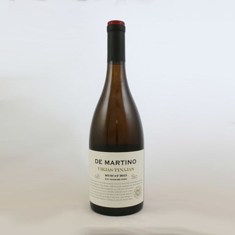 Bottle of Viejas Tinajas from De Martino